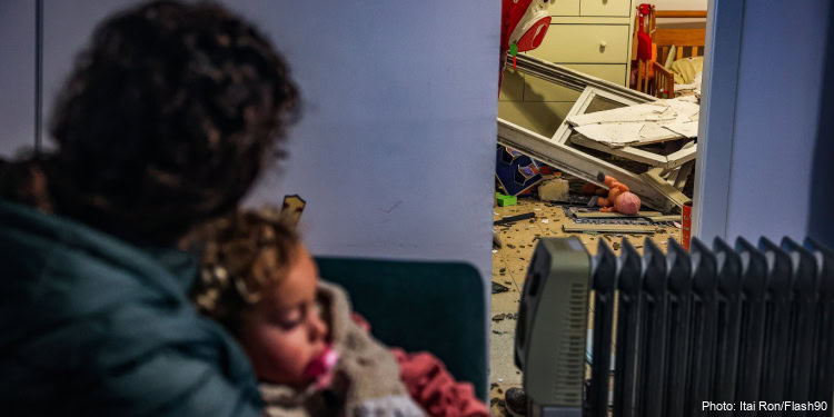 The scene where a Ballistic missile fired from Yemen hit a playground and caused damage in Jaffa, on December 21, 2024. (Photo: Itai Ron/Flash90)