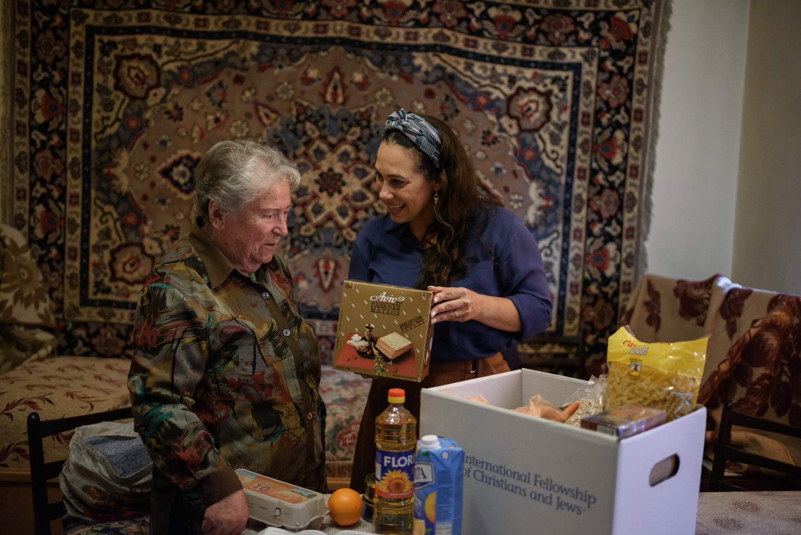 HOLOCAUST SURVIVOR, YAEL ECKSTEIN, FOOD BOX, FOOD ASSISTANCE, ELDERLY WOMAN