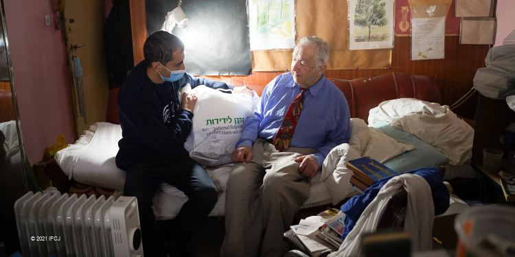 Winter aid for elderly in Israel